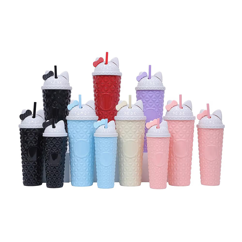 Cartoon kittens set three Plastic tumbler