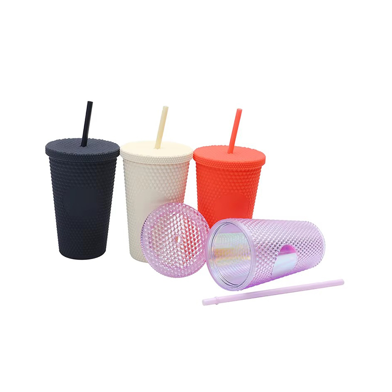 Spill-proof heat-insulated plastic tumbler