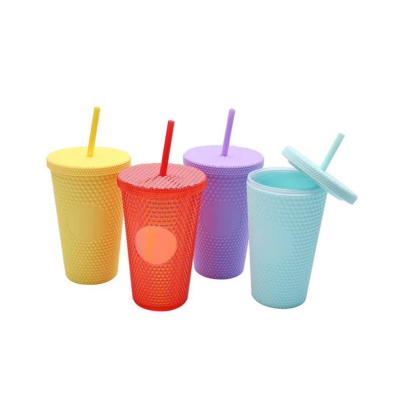 Spill-proof heat-insulated plastic tumbler