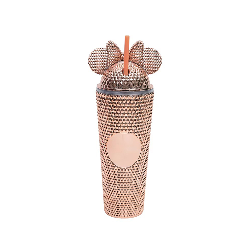 Diamond pattern plastic tumbler with bow