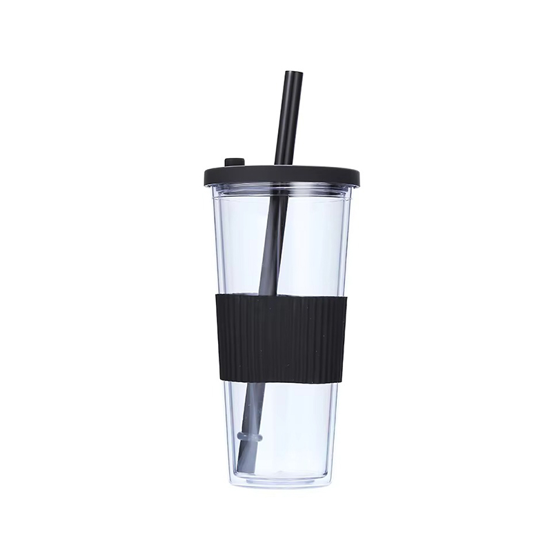 Portable transparent plastic tumbler with lid