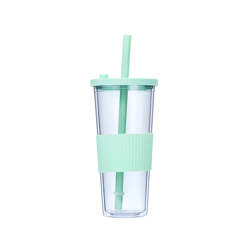 Portable transparent plastic tumbler with lid