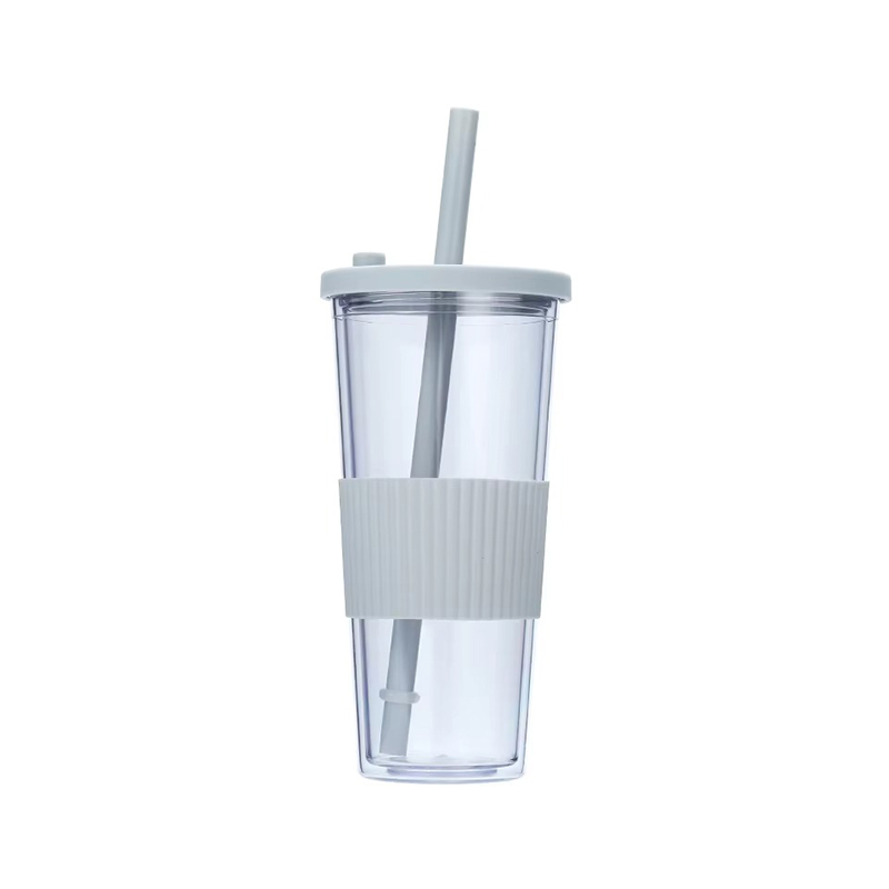 Portable transparent plastic tumbler with lid