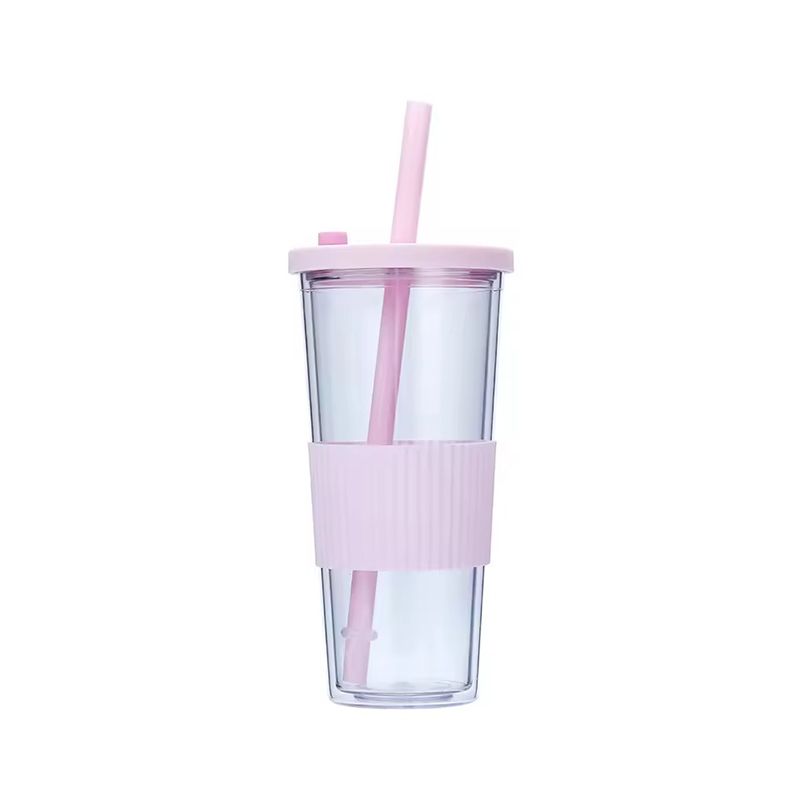 Portable transparent plastic tumbler with lid