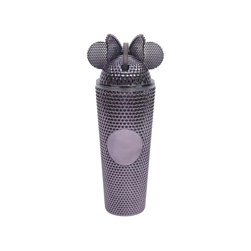 Diamond pattern plastic tumbler with bow